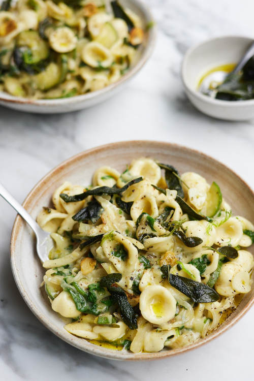 Crispy Sage, Garlic & Courgette Pasta