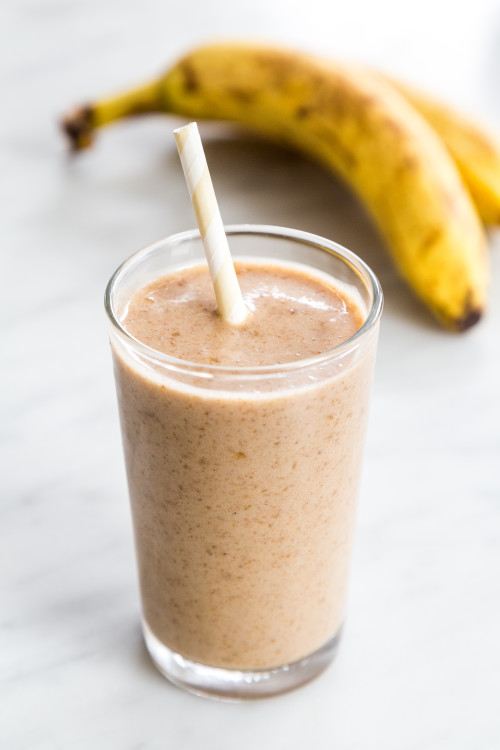 Banana, Date & Almond Shake