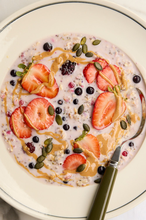 5-Minute Overnight Oats with Strawberries
