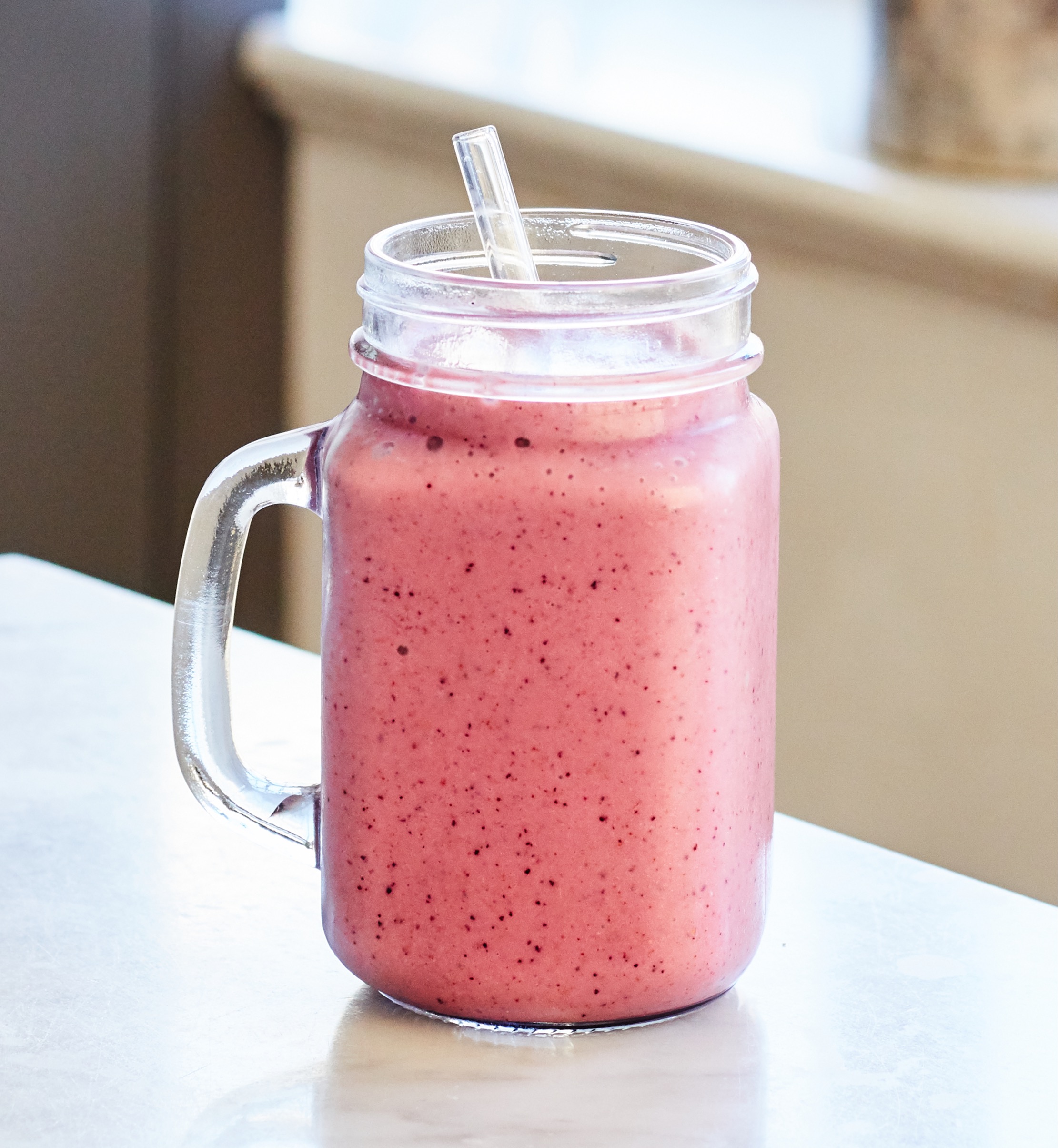 Banana, Pineapple & Berry Smoothie Deliciously Ella (US)