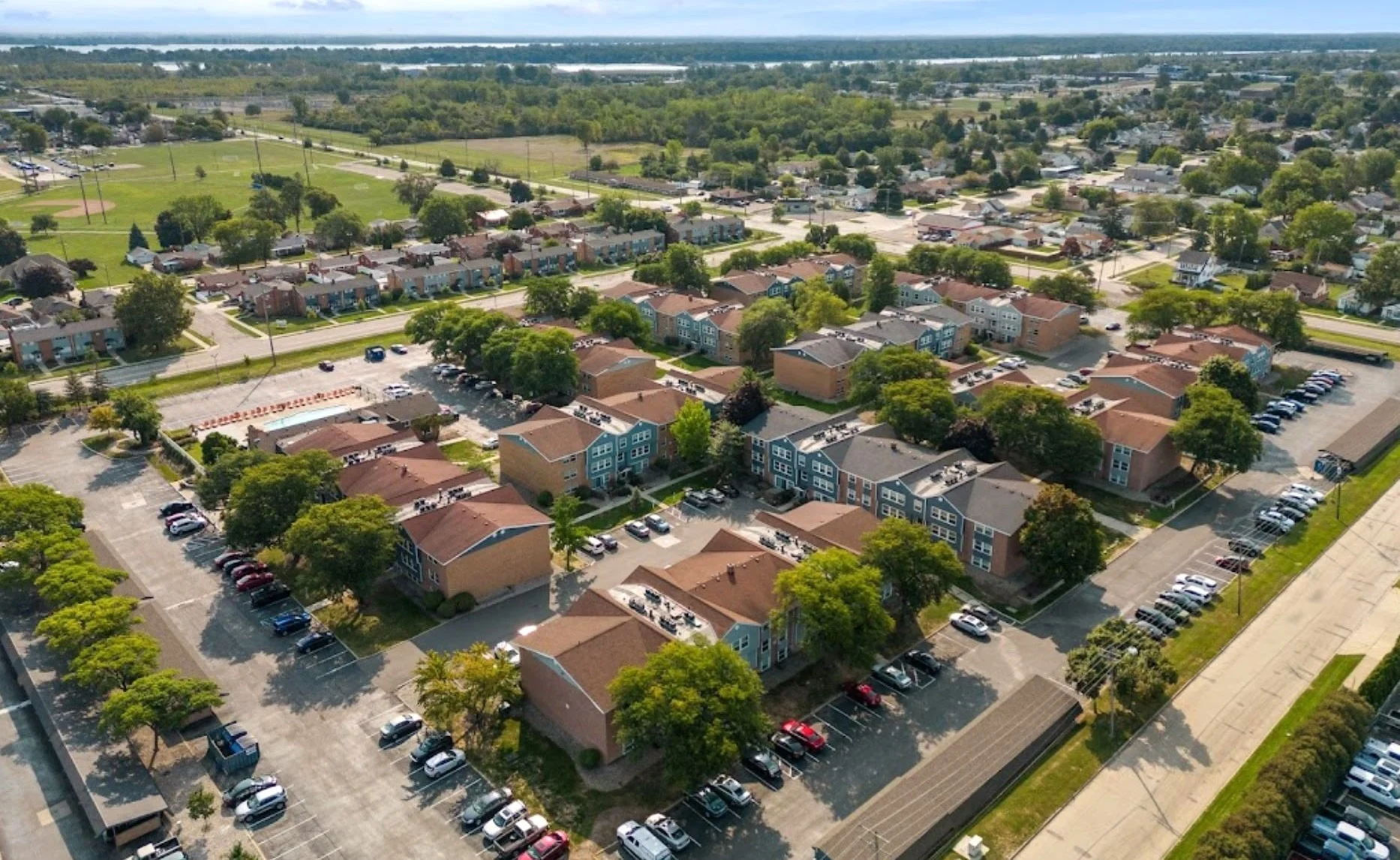Dwight Mortgage Trust Provides $51.3MM Bridge Loan for Southgate Apartments in Michigan