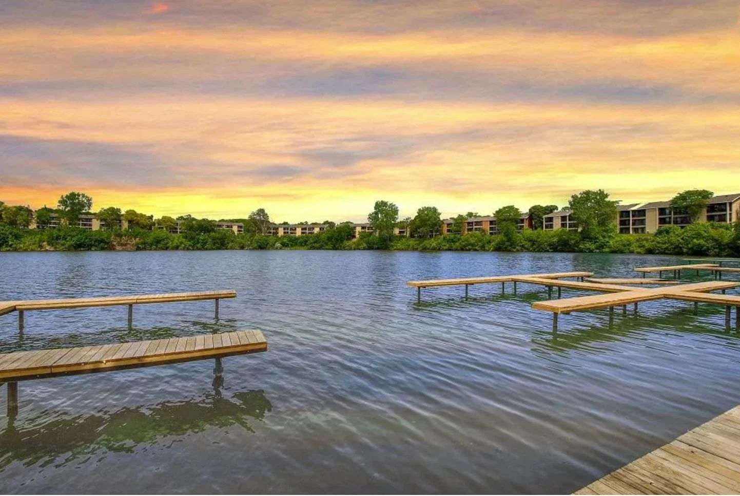 Dwight Mortgage Trust Finances $88.5MM Bridge Loan for The Waverly on the Lake in Michigan