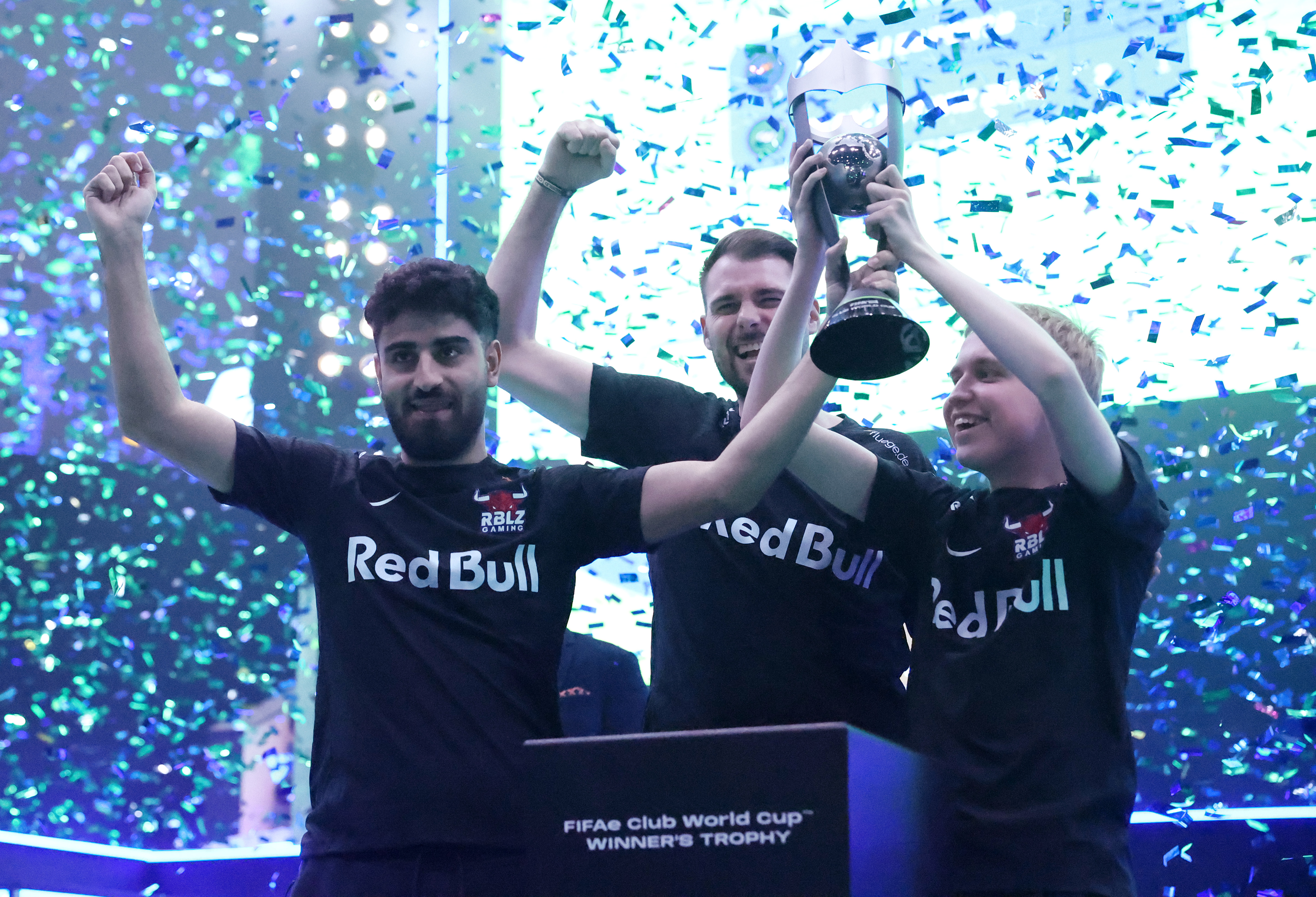 RBLZ Gaming - RB Leipzig champions hold the trophy of FeCWC 2023