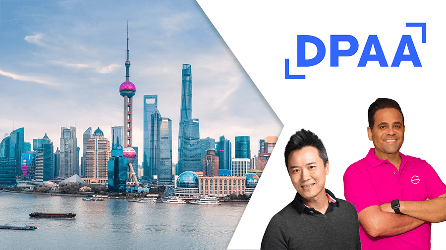 Image de la ligne d’horizon de Shanghai avec le logo de DPAA et le portrait d’Andreas Soupliotis, PDG, et Troy Yang, directeur général de l’Asie du Nord
