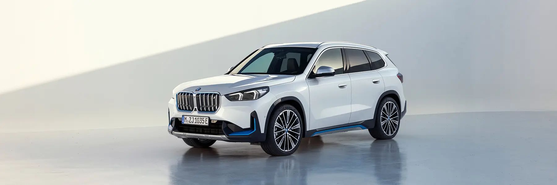 The all-new BMW X1 and the first-ever BMW iX1.