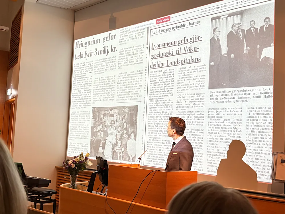 Þórður Þ. Þórðarson, yfirlæknir á Vökudeild, var fundarstjóri og sagði frá fyrstu árum deildarinnar.