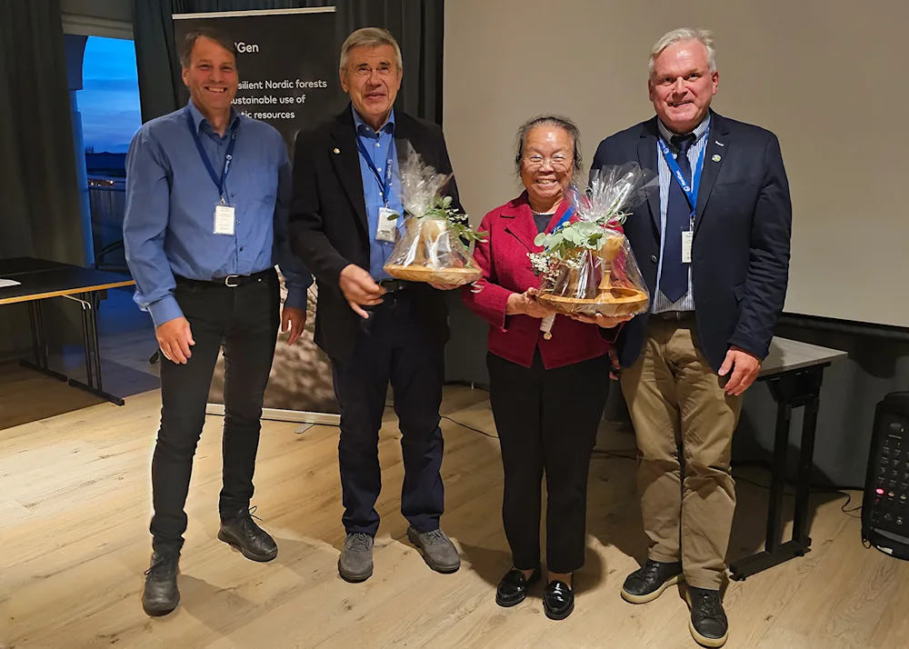 The honorees along with Dr. Ágúst Sigurðsson, Director of Land and Forest Iceland to the right, and Dr. Brynjar Skúlason, head of research and development at Land and Forest Iceland, to the left. Photo credits: Pétur Halldórsson
