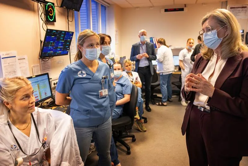 Heilbrigðisráðherra heimsótti nýja farsóttareiningu á Landspítala