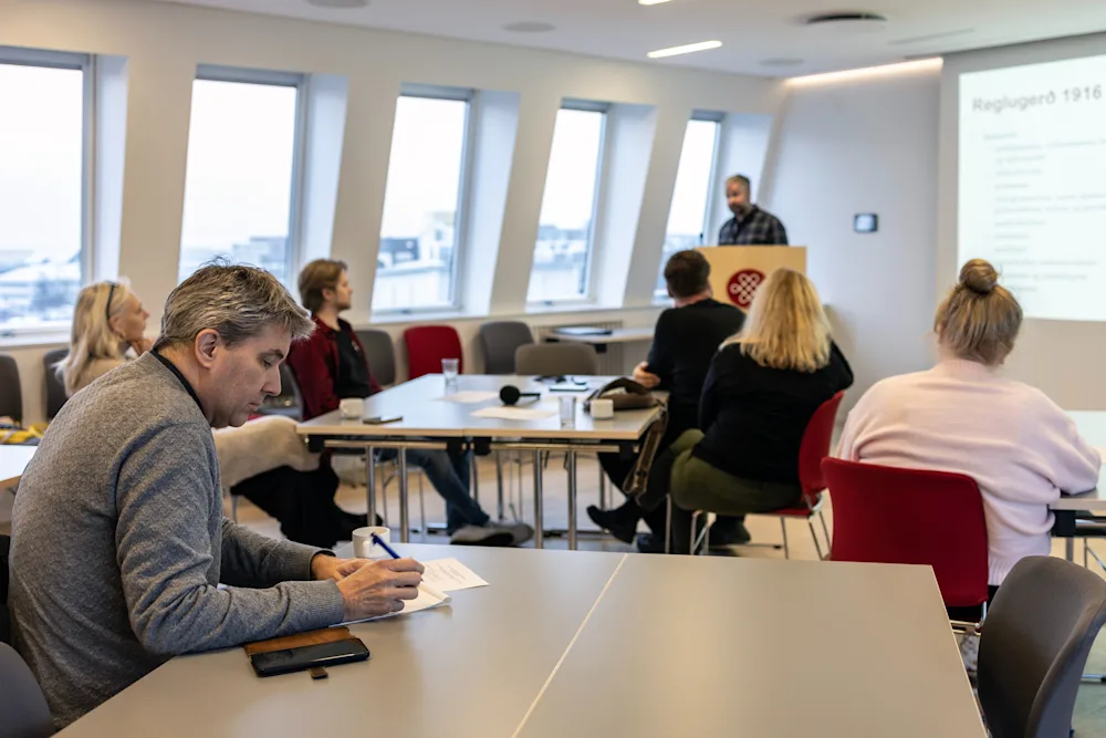 Fræðsluheimsókn starfsfólks héraðsskjalasafna í Þjóðskjalasafn-upplýsingaþjónusta