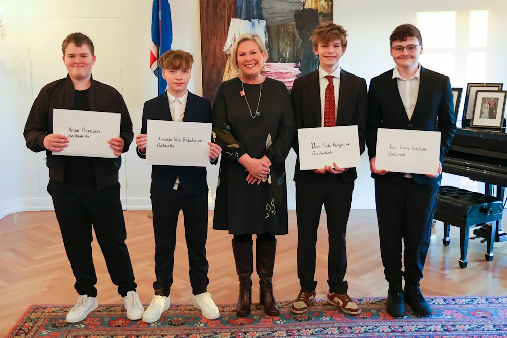 Imge. Prevention Day 2025. The President with award winners from Gerðarskóli elementary school