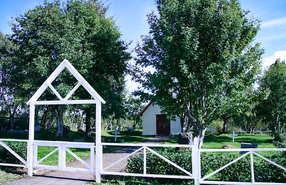 Horft til Haukadalskirkju. Ljósmynd: Hreinn Óskarsson