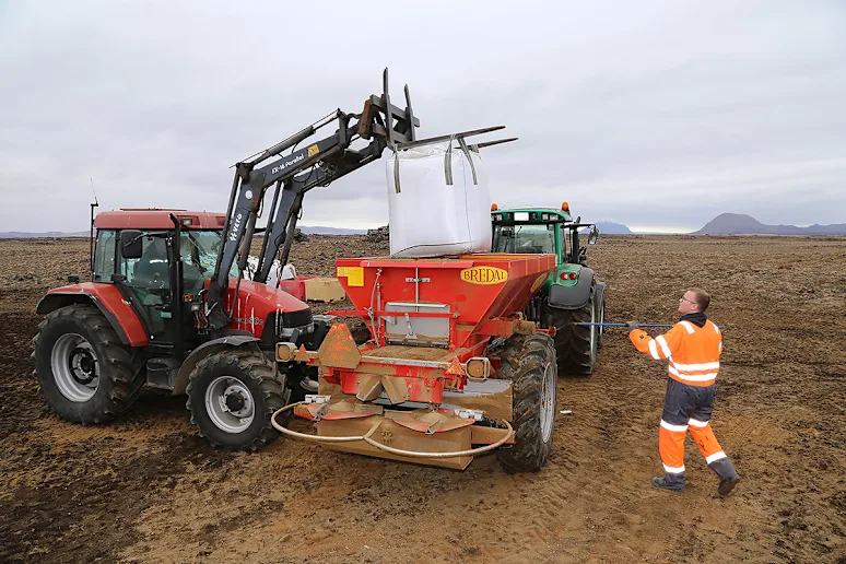 Fill-up of the bone meal distributor. Photo: Garðar Þorfinnsson