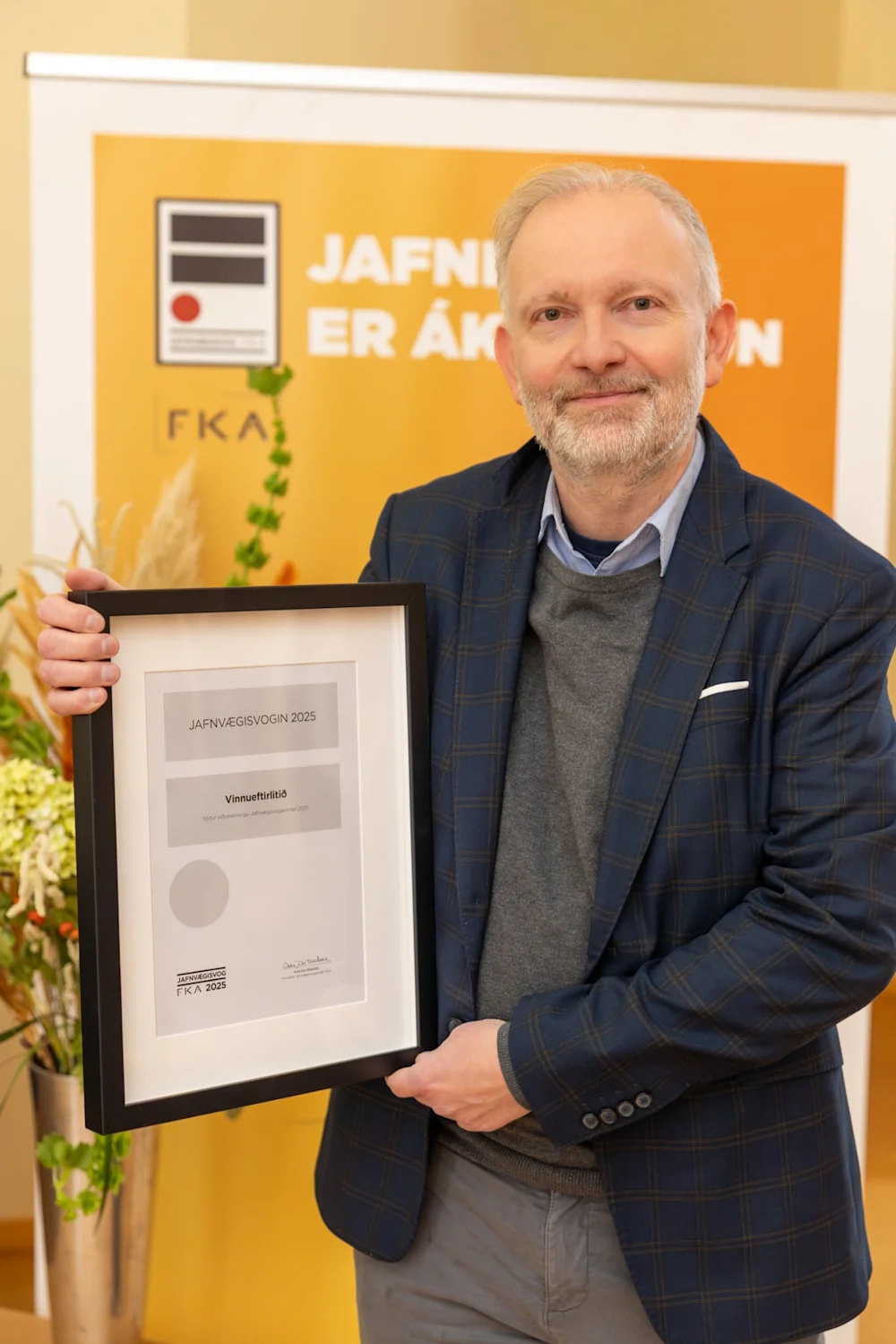 Jón Ingi Einarsson, sviðsstjóri reksturs og greiningar hjá Vinnueftirlitinu, veitti viðurkenningunni viðtöku.