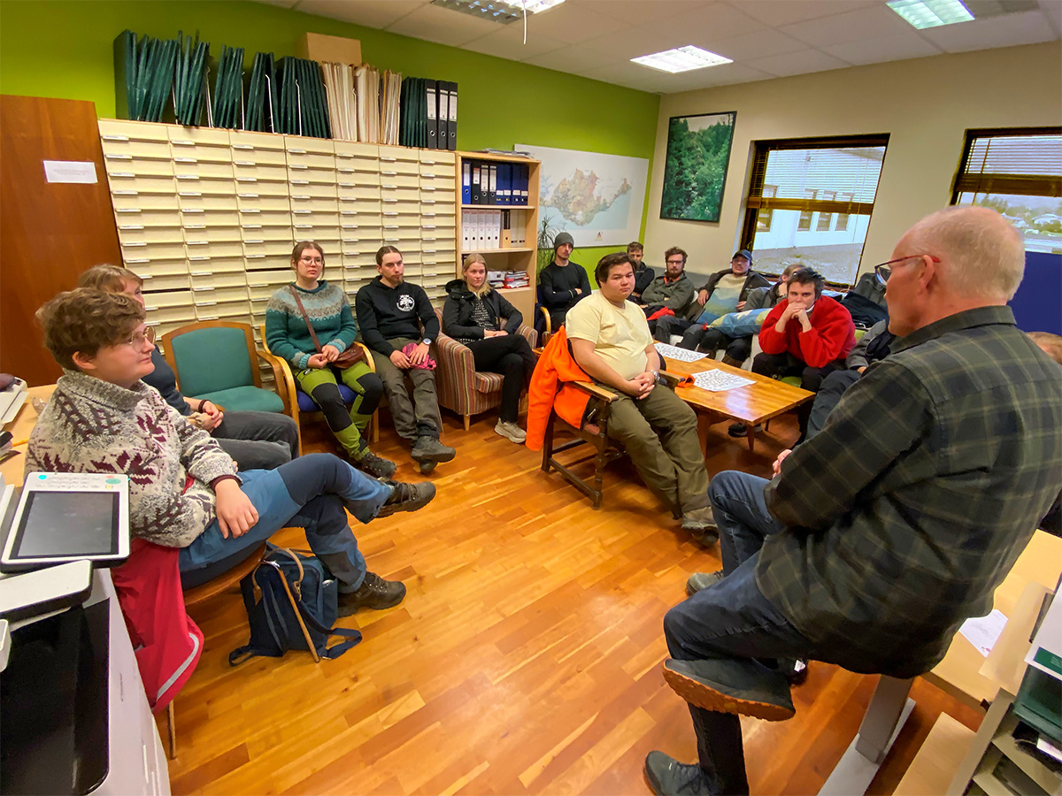 Forester Úlfur Óskarsson informs Swedish forestry students on their visit to Land and Forest Iceland in Selfoss. Photo: Björn B. Jónsson