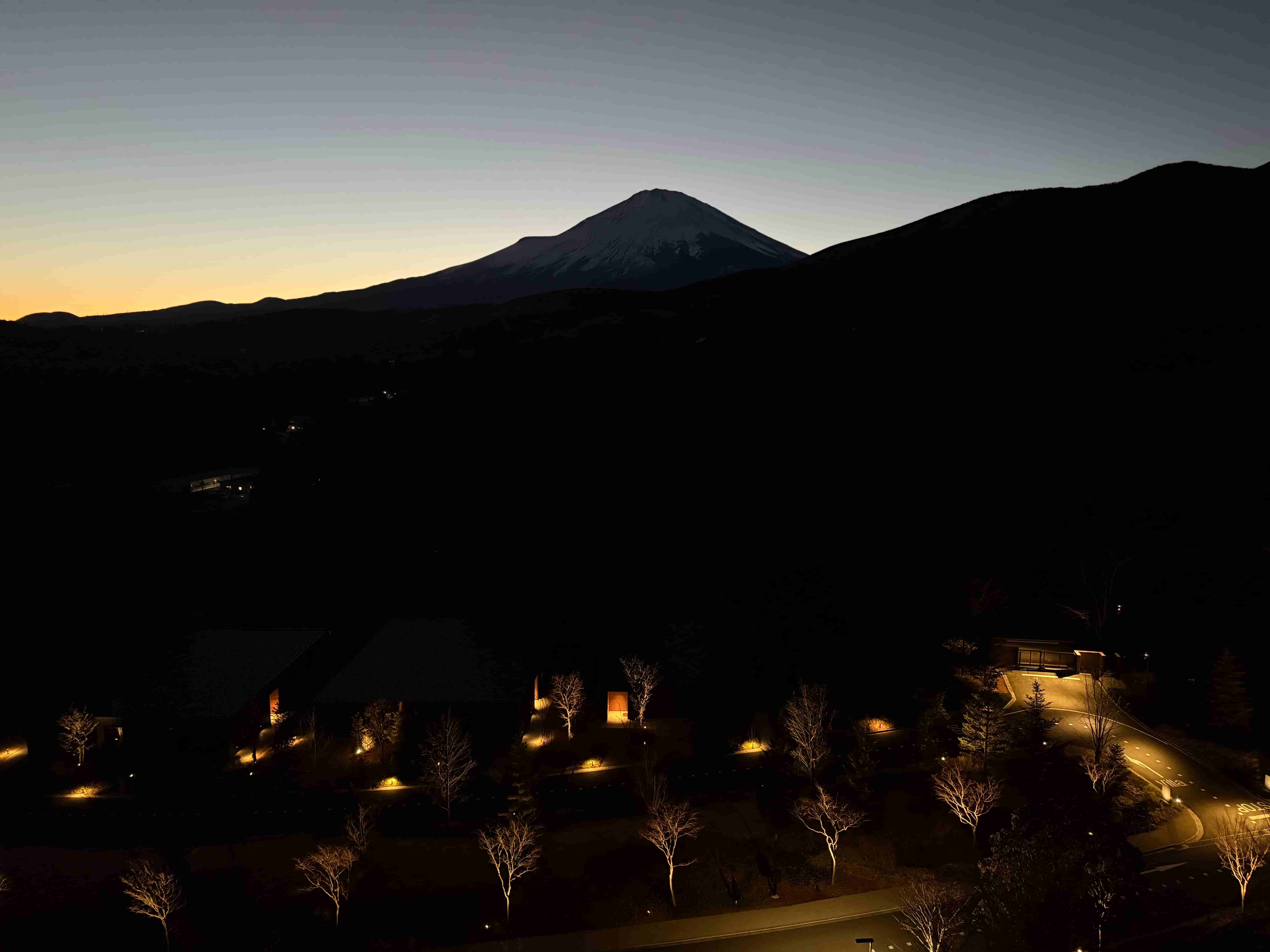 FS-コーナースイート富士山ビュー-夜