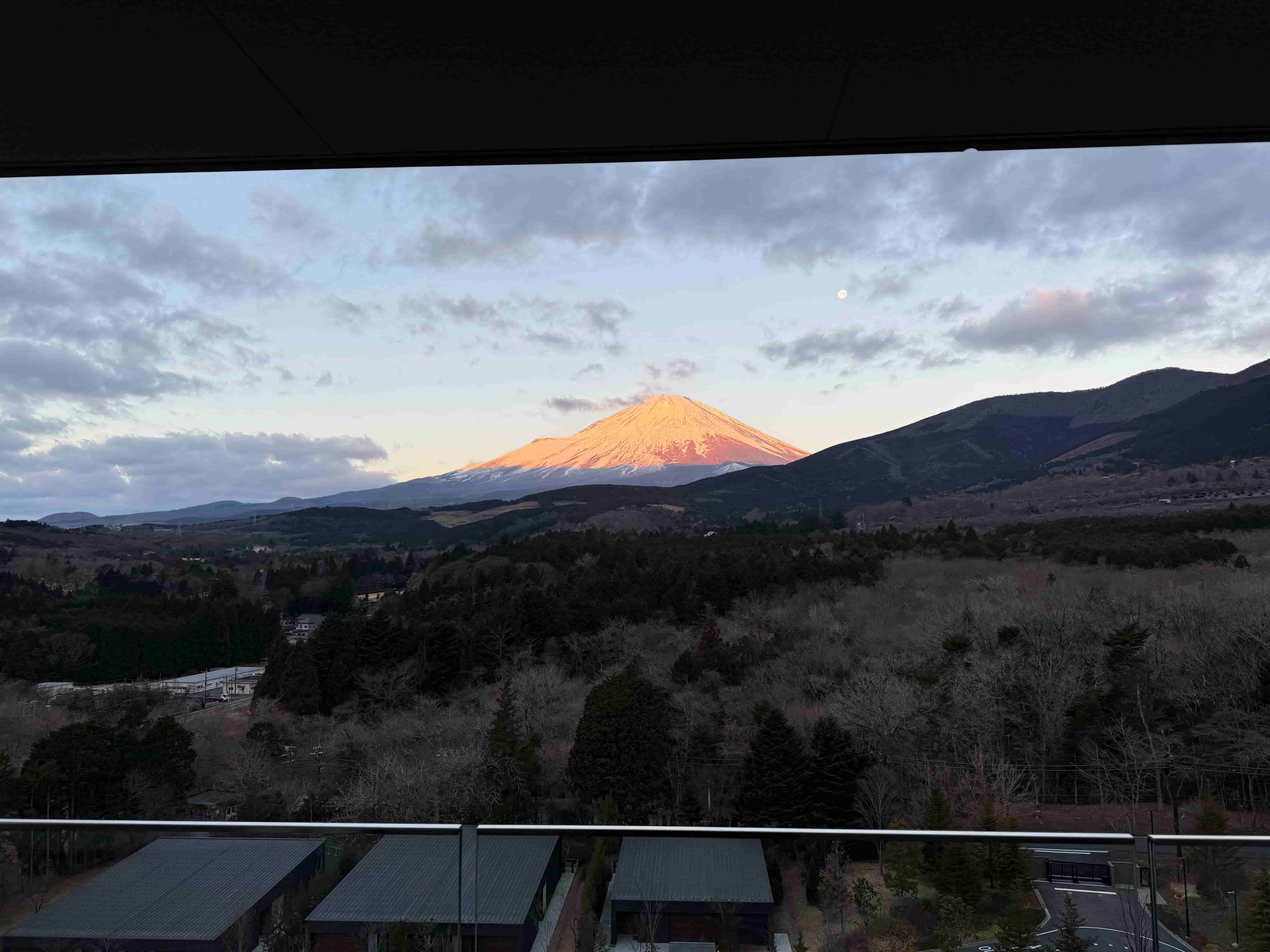 FS-コーナースイート富士山ビュー-早朝