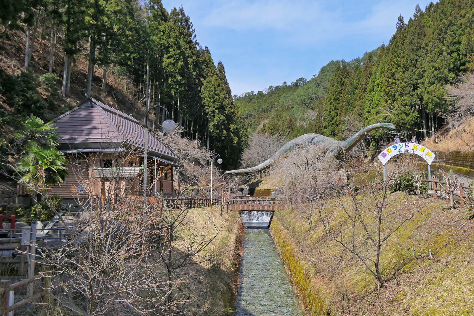 わかやま観光 小原洞窟恐竜ランド 和歌山県公式観光サイト