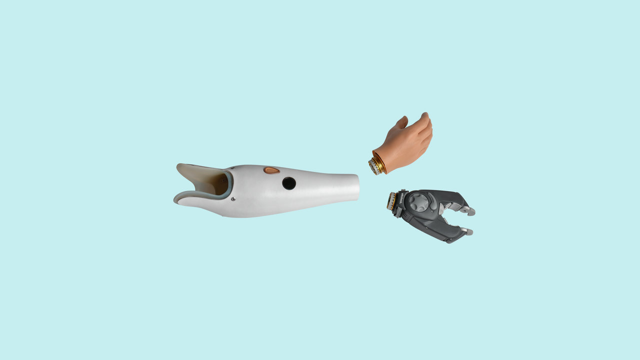 Hier werden die VariPlus Speed Hand und Elektrogreifer DMC VariPlus von Ottobock gezeigt. 