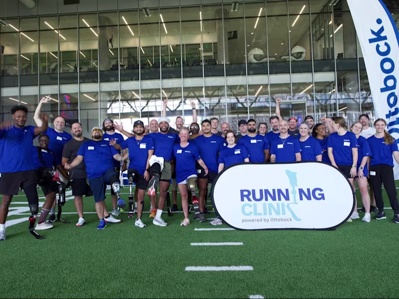 The group of Running Clinic attendees posing for a photo