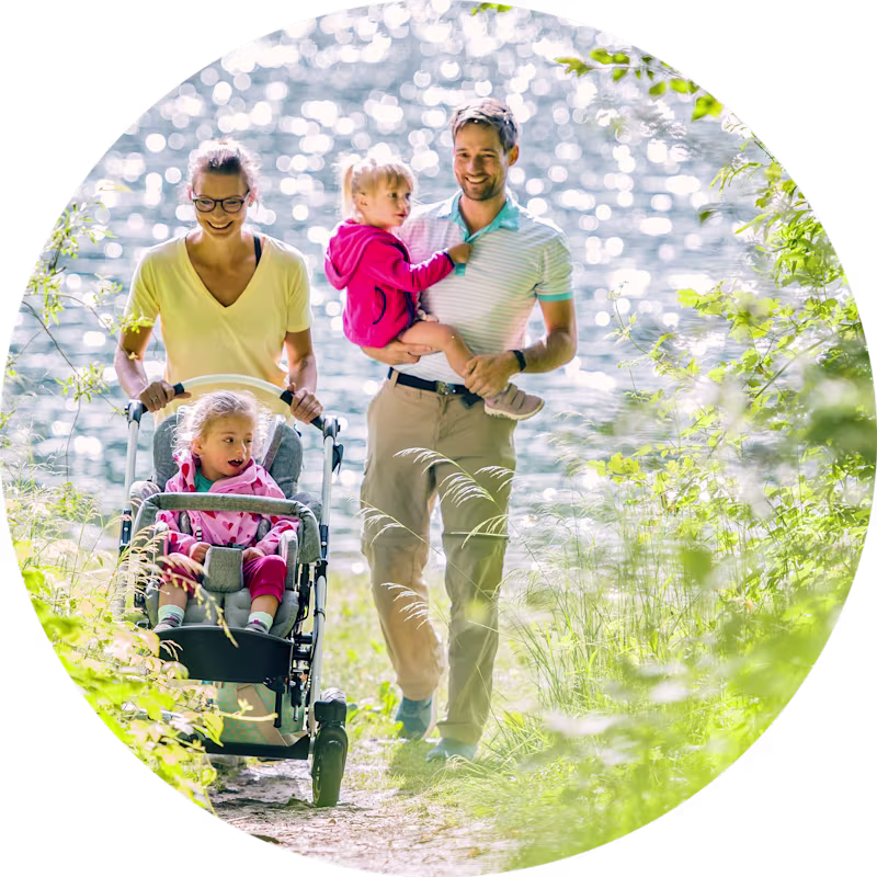 The family goes for a walk, Emilia sits in her Kimba buggy