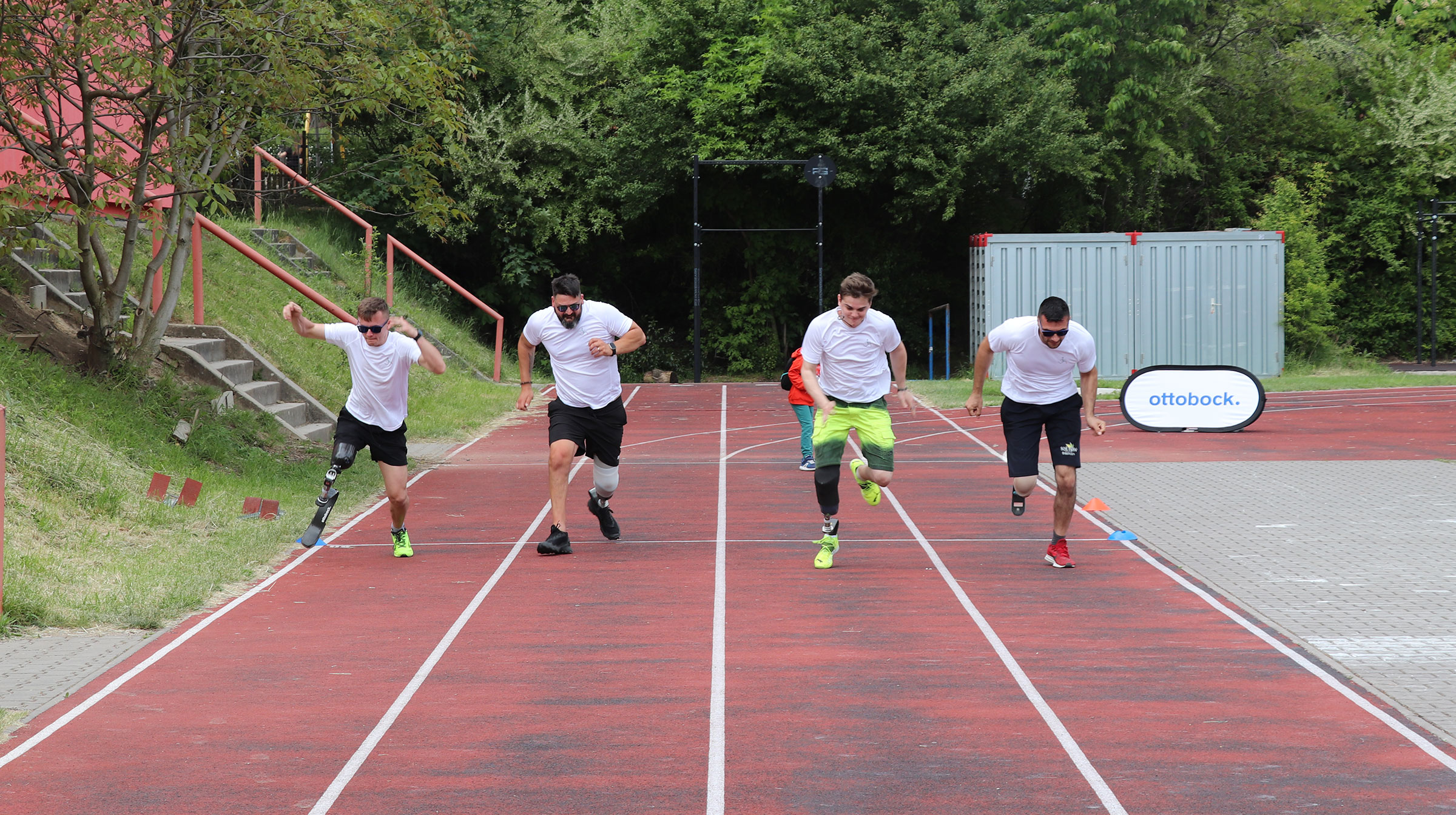 Running Days 2 obr12