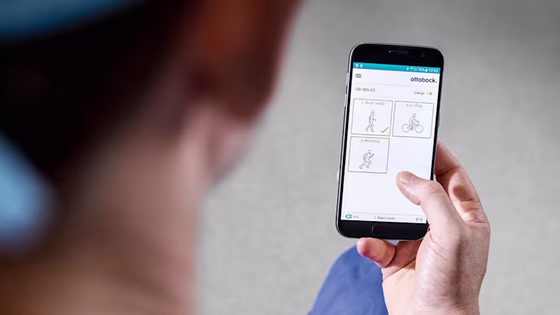義足コンピューター制御膝継手ジニウムX3 直感ロック 最新 高機能 安定歩行 コックピットアプリ