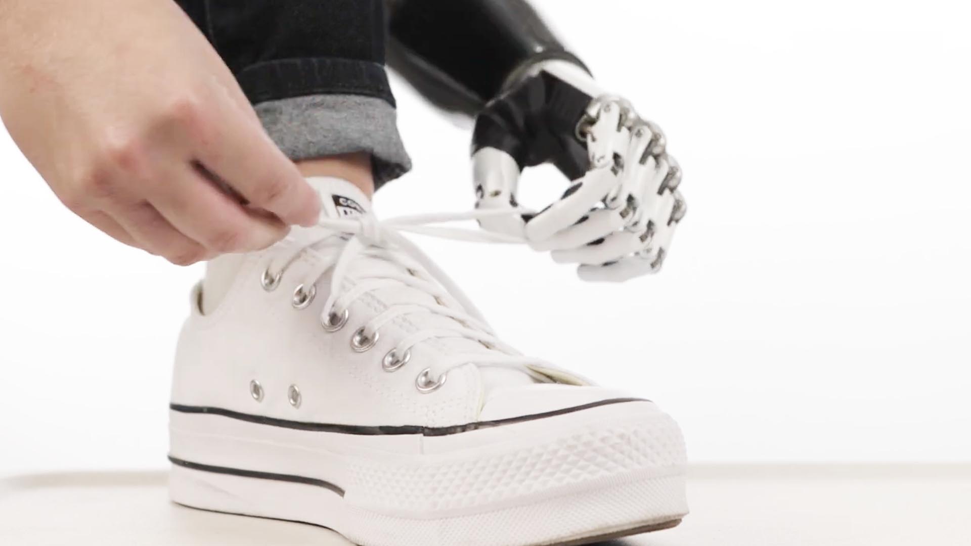 筋電義手8E70 bebionicハンド 細かい摘み閉じ