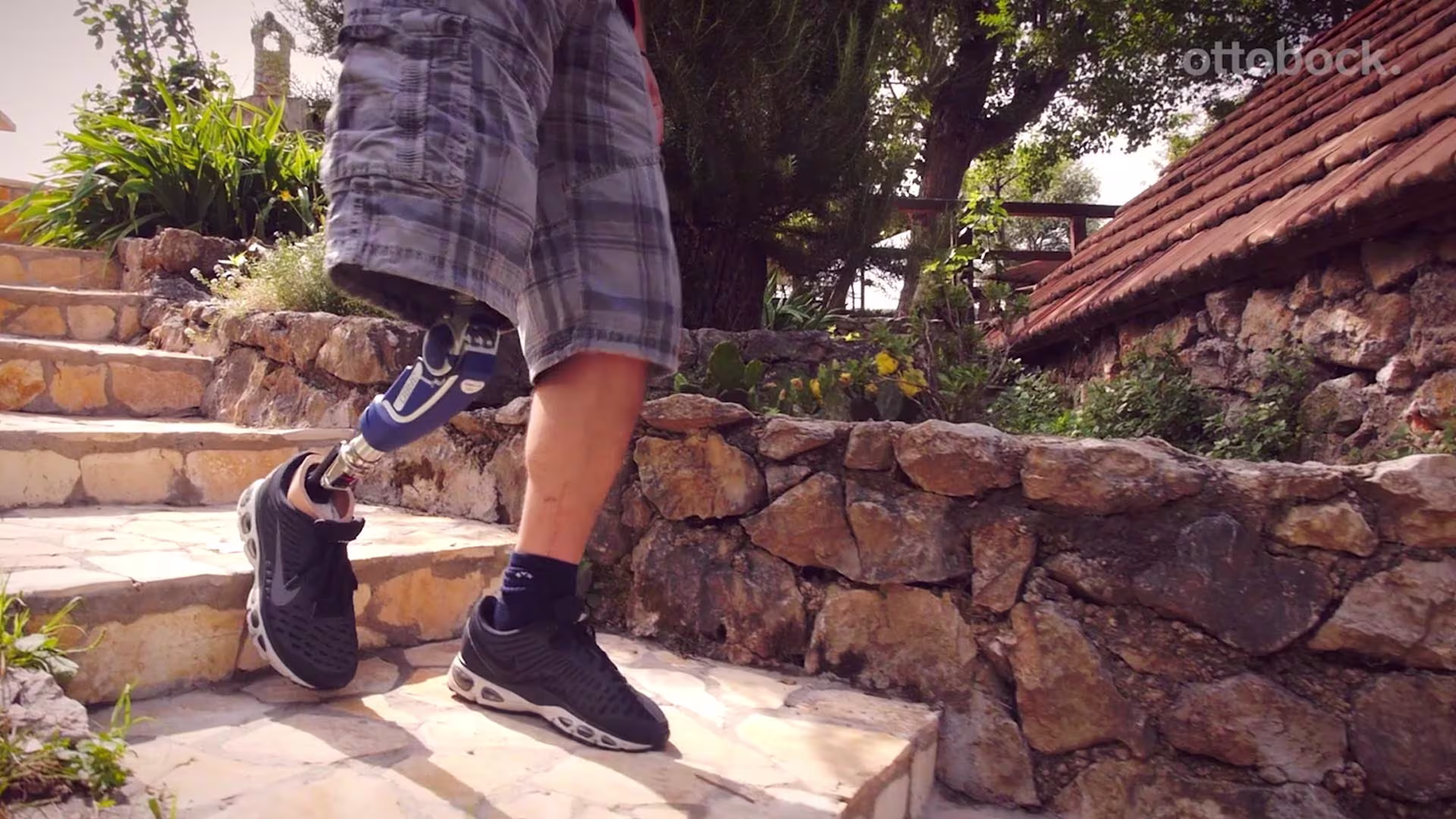 義足3R80ロータリー油圧膝継手 防水