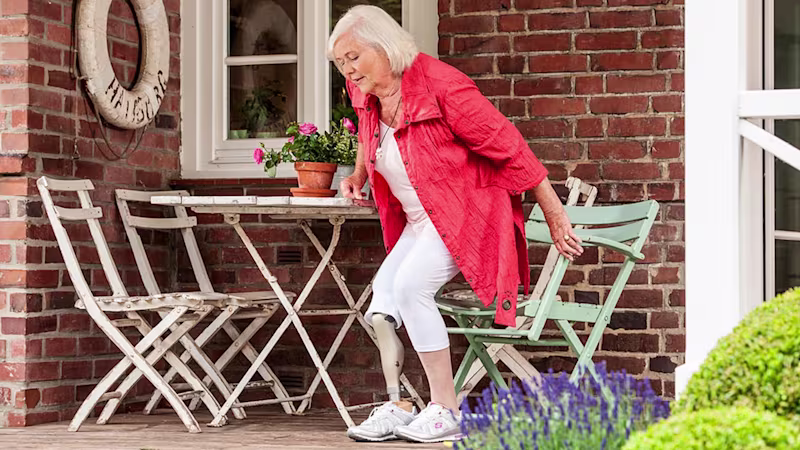 義足コンピューター制御膝継手Kenevoケネボ 座位アシスト