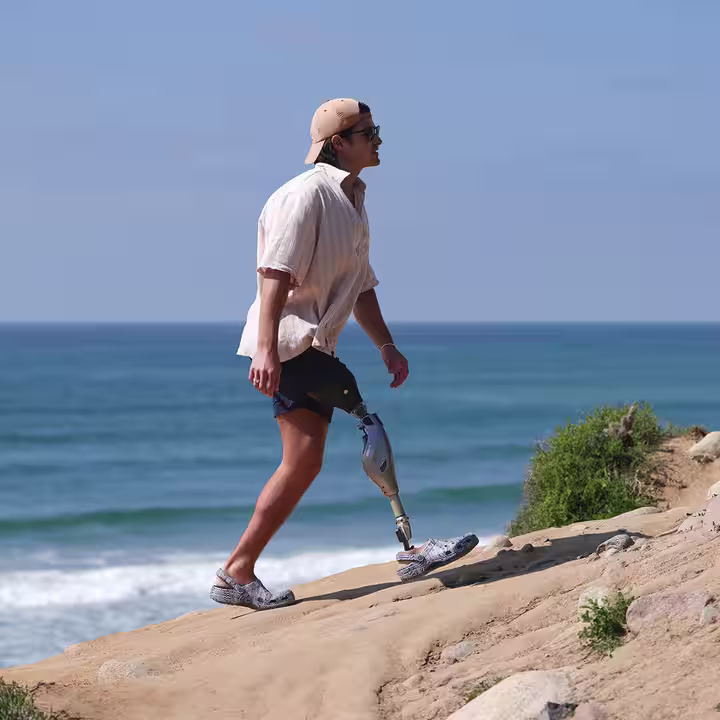 Caleb am Strand DE-DE
