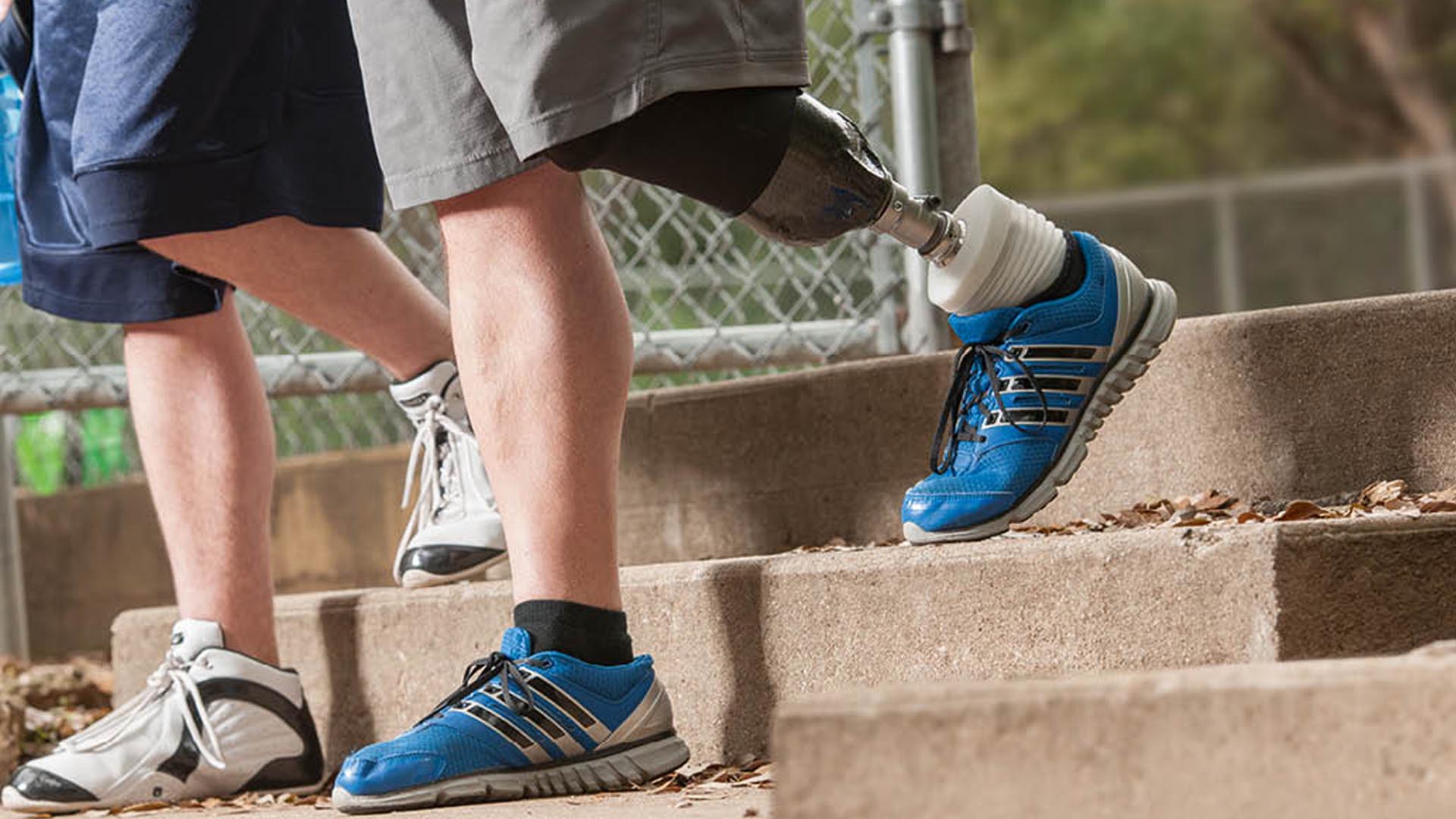 義足 コンピューター制御足部 Meridiumメリディウム 階段歩行