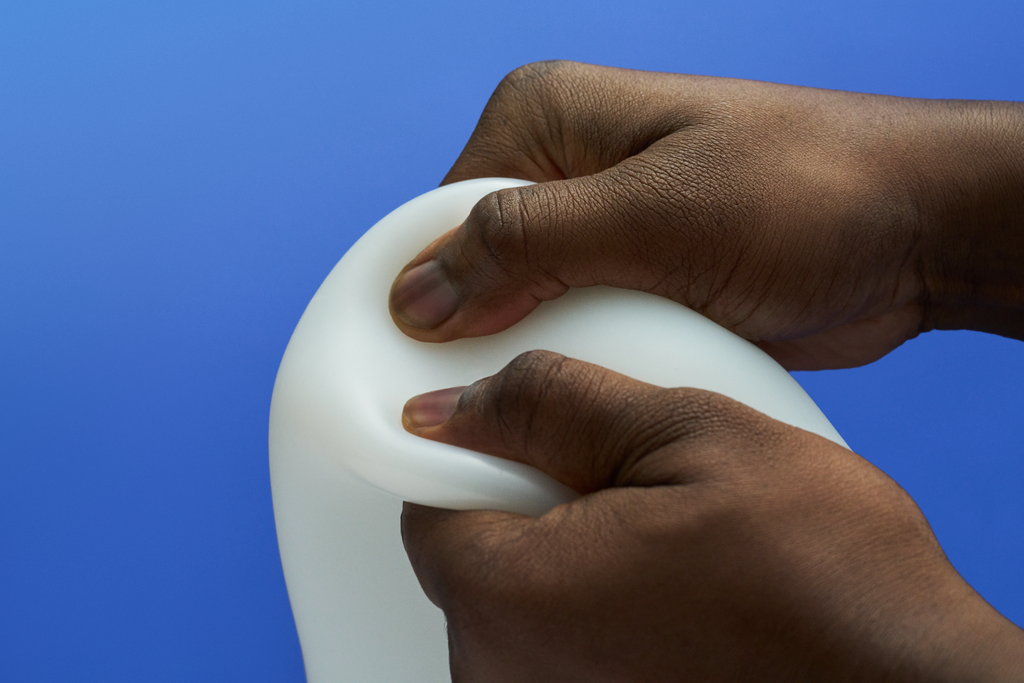 Close-up of the iconic silicone liner, showing the softness of the cushion.