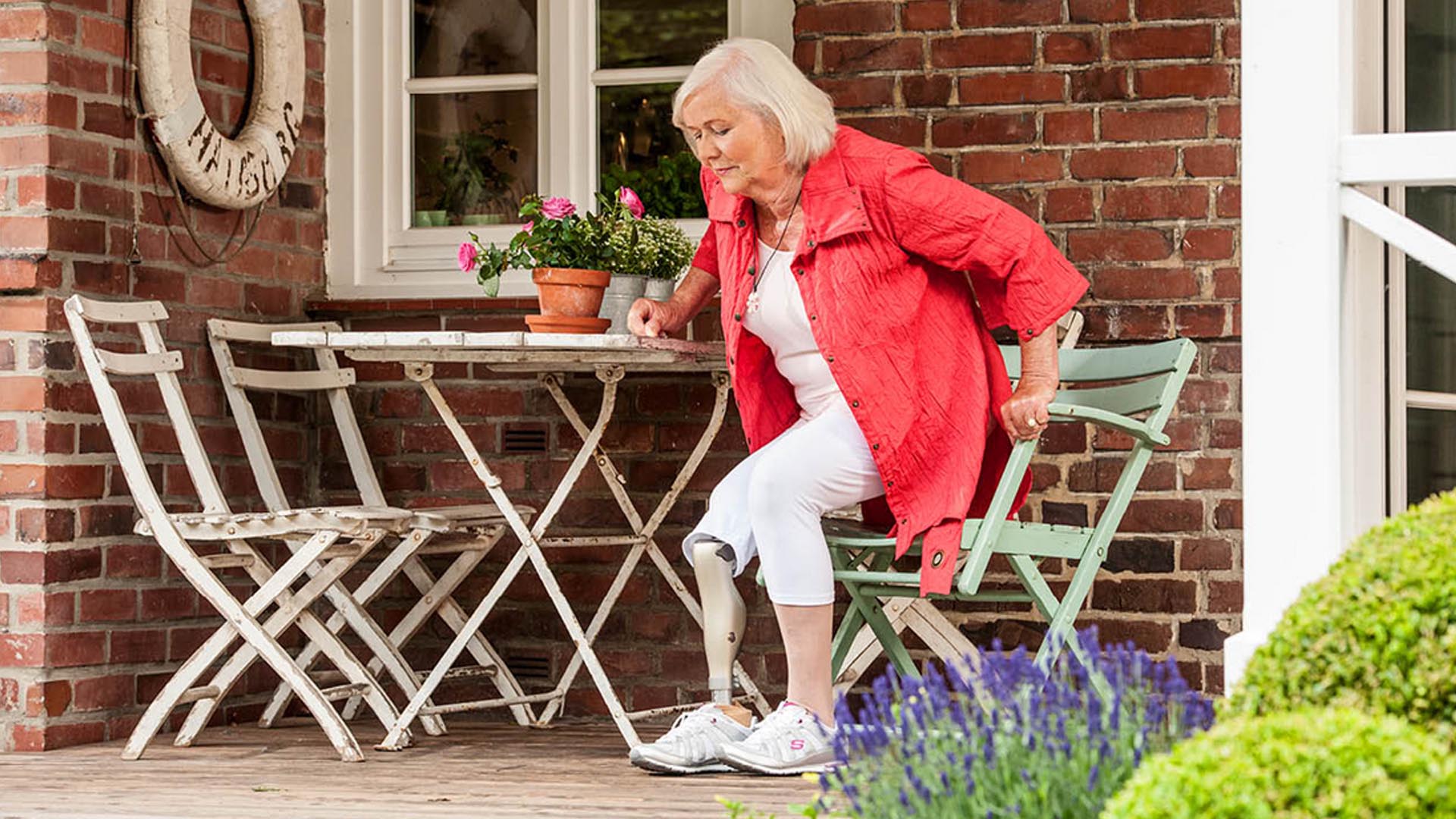 義足コンピューター制御膝継手Kenevoケネボ 座位アシスト