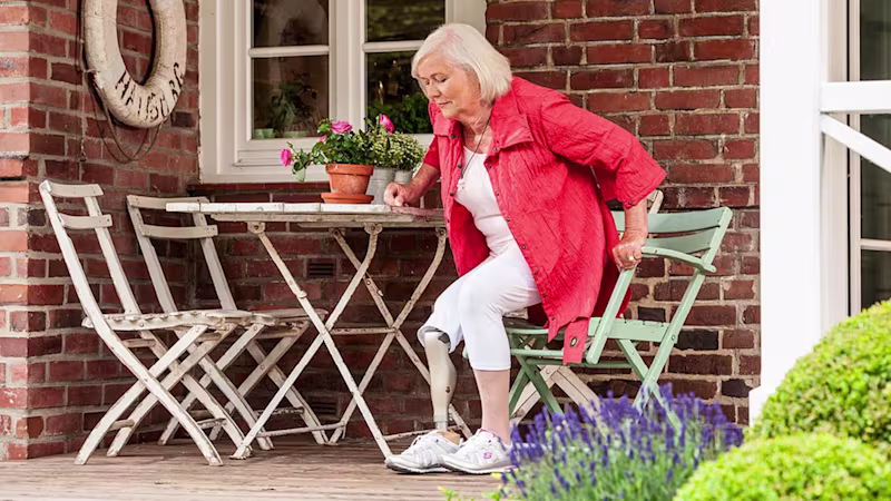 義足コンピューター制御膝継手Kenevoケネボ 座位アシスト