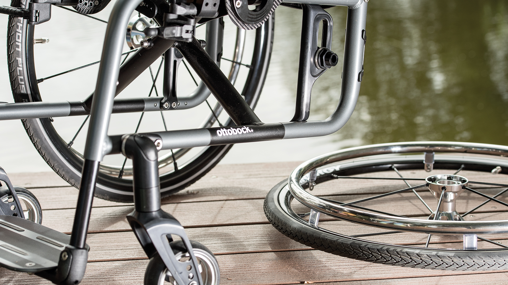 モジュラー 車いす アバンギャルド４