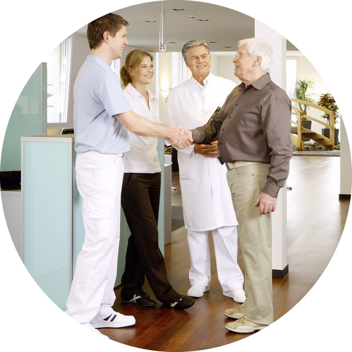 Patient im Gespräch mit Amputationsexperten DE-DE