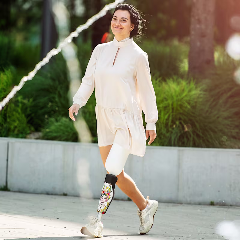 Rebecca va a fare una passeggiata con il suo ginocchio elettronico C-Leg 4