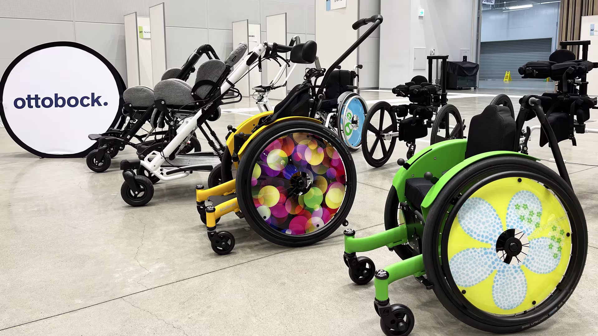 こどものための福祉機器展 / 東京たま未来メッセ(八王子) / 小児製品kidevo キッドウォーク 姿勢保持装置