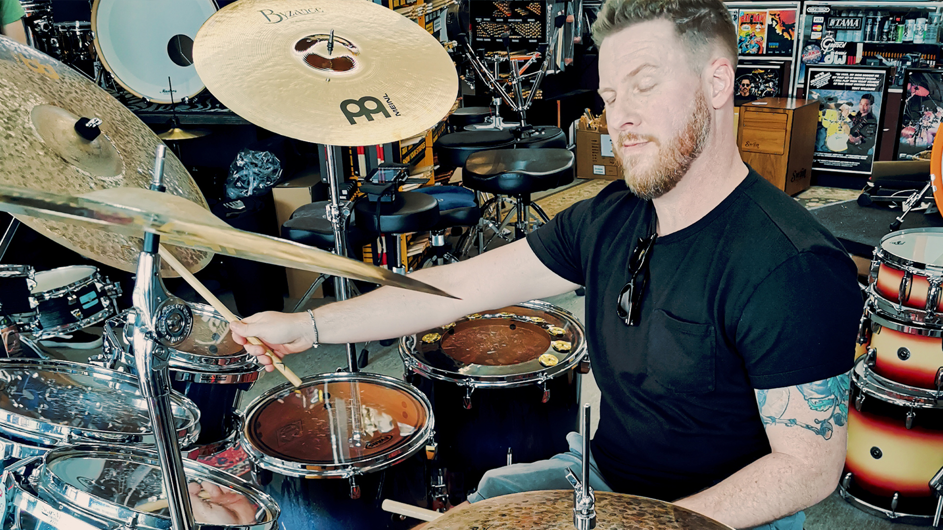 Billy plays the drums while wearing his C-Leg 4 Microprocessor Knee
