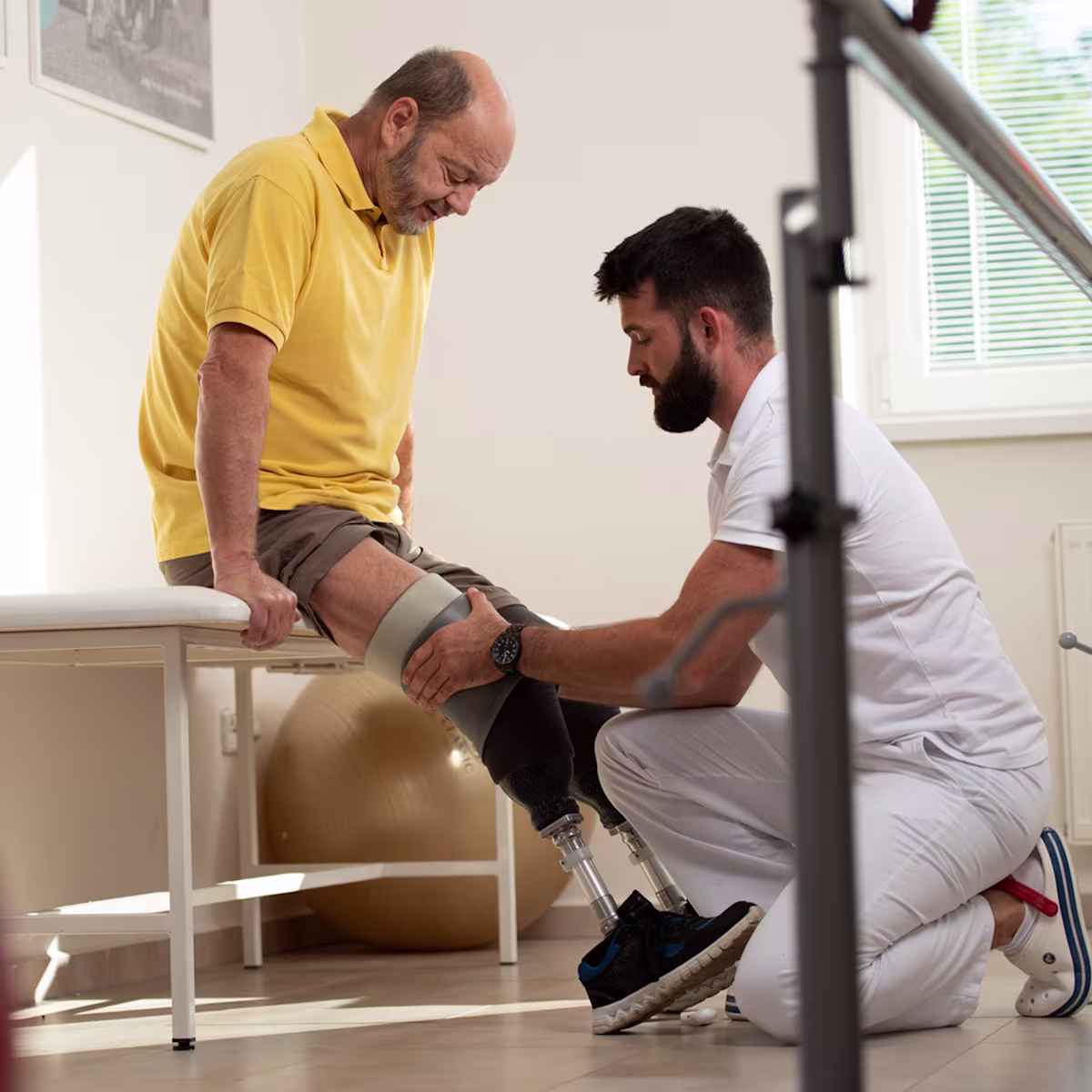 protezy-po-tt-amputaci-1-dil-uvodni-obr-2400x1344