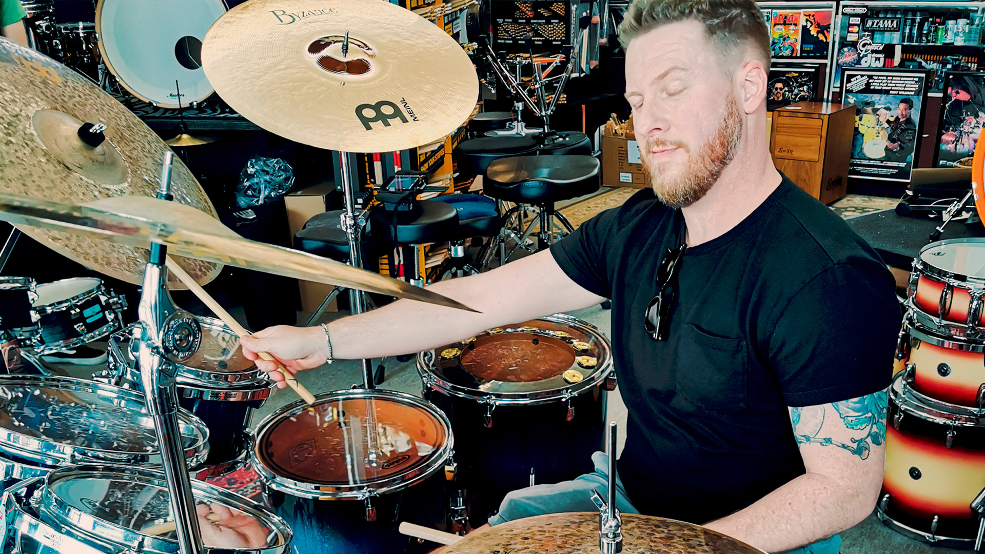 Billy plays the drums while wearing his C-Leg 4 Microprocessor Knee