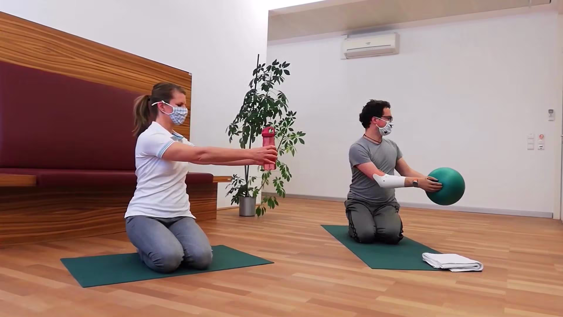 Fitness workout upper image_JA-JP