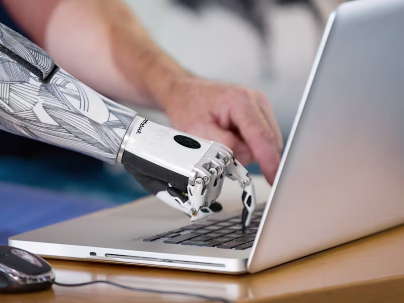 2909686 Bebionic