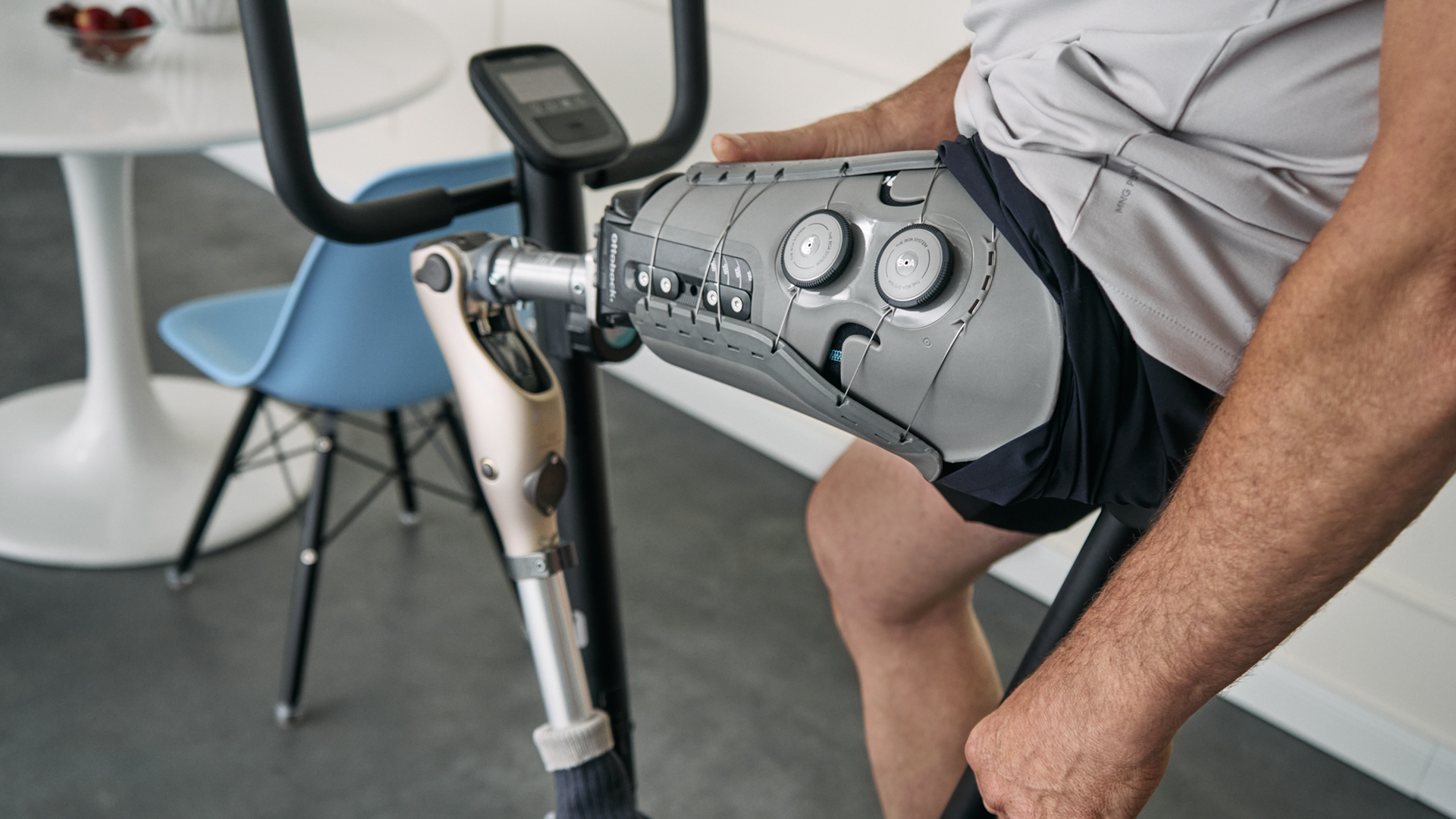 大腿義足ソケットvaros