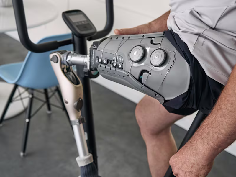 大腿義足ソケットvaros