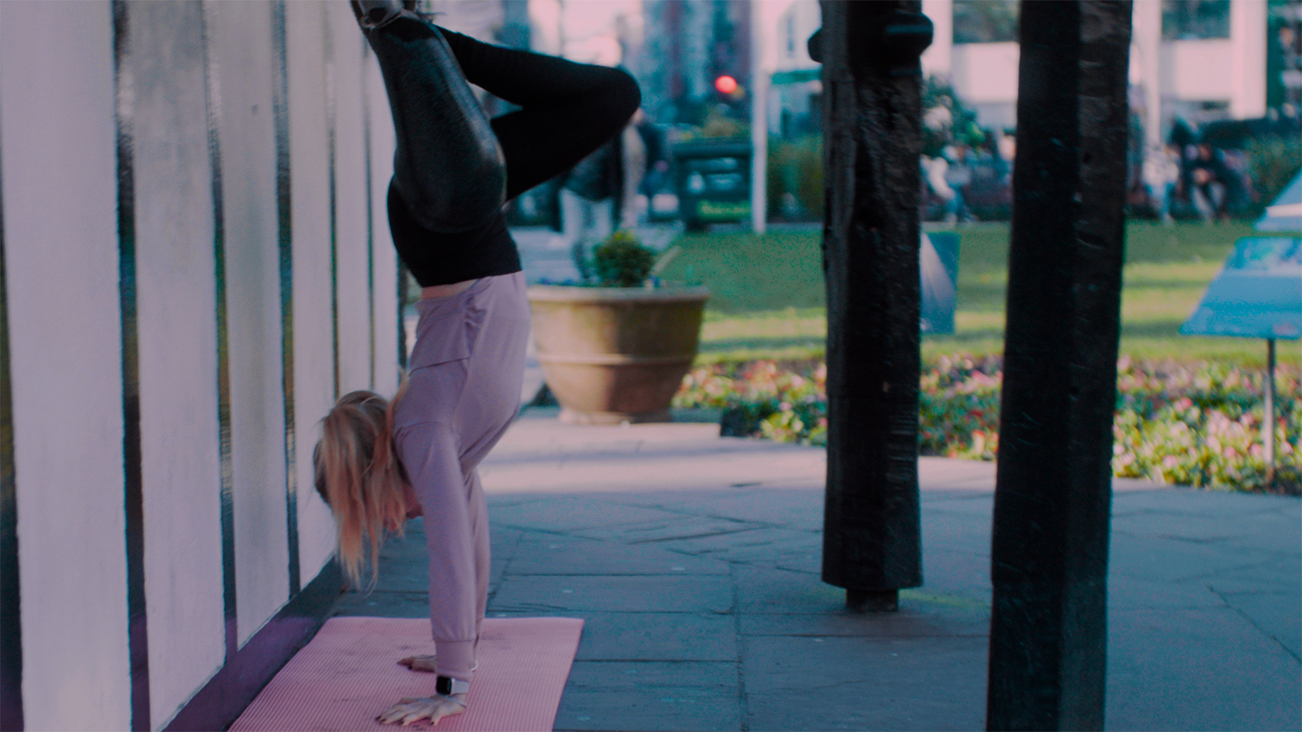 Rebecca does yoga in the park in her C-Leg 4 Microprocessor Knee