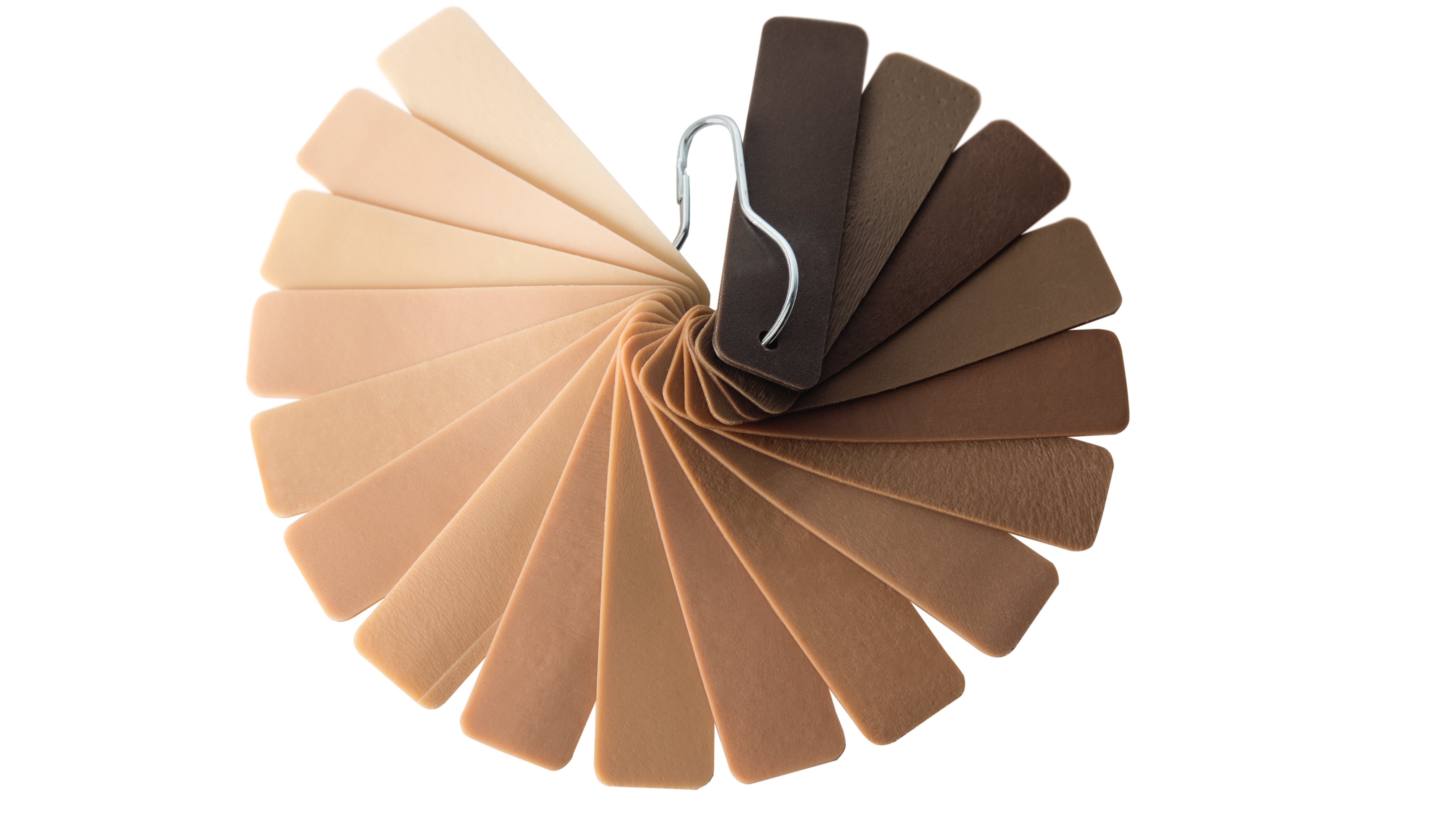 Un anillo de muestras de color de varios tonos de piel que los protésicos de Ottobock utilizan para combinar el color con el de su paciente