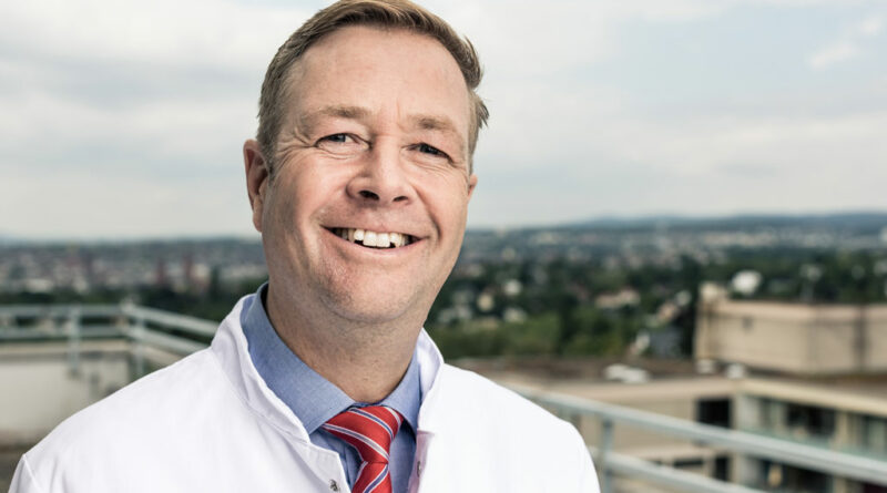 Lower limb prosthetic symposium - Latest Evidence - Moderator - Dr. med. Johannes Schröter (HQ)