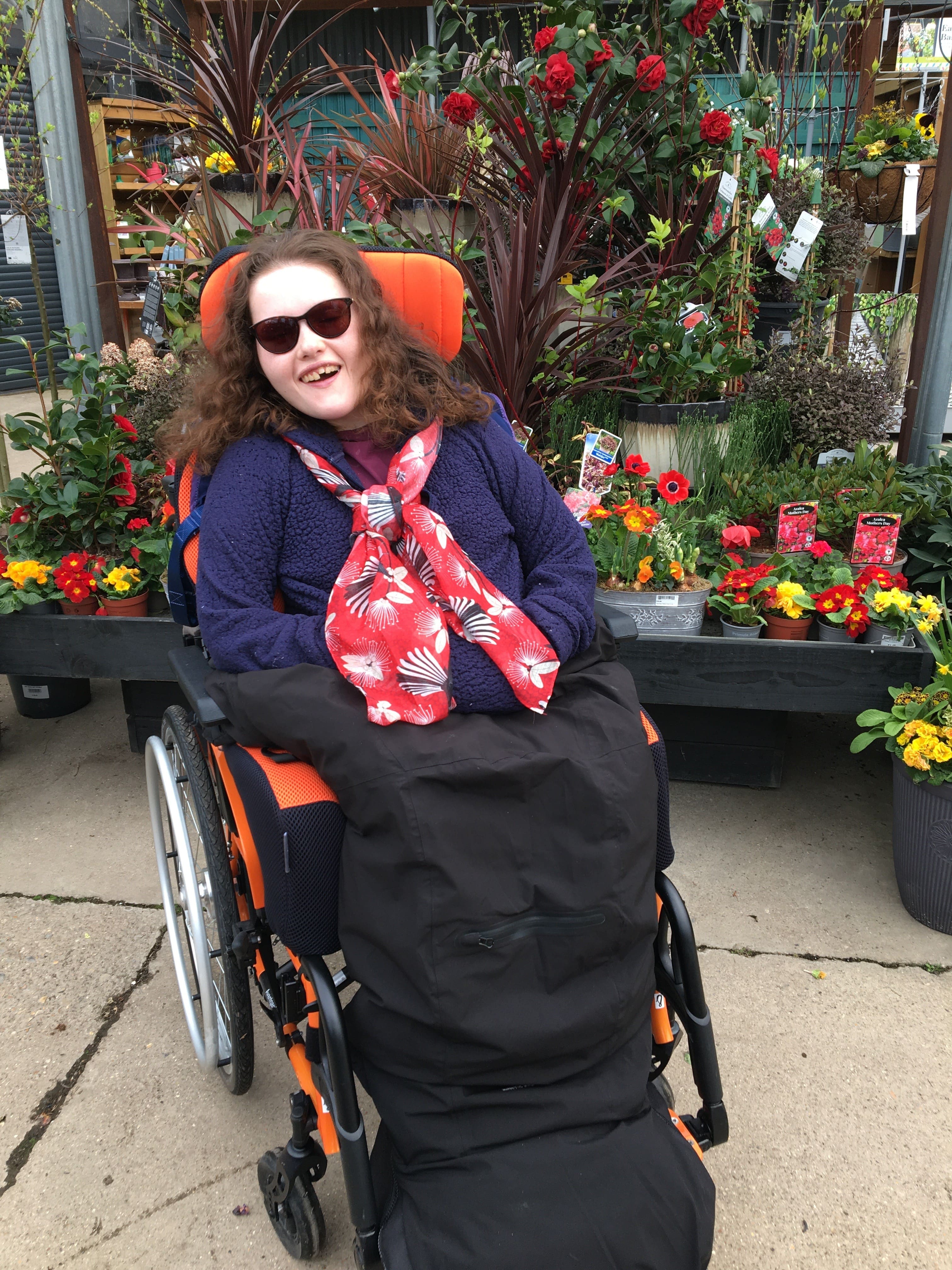 Catherine, Özel Oturma Alanına sahip Avantgarde manuel tekerlekli sandalyesinde