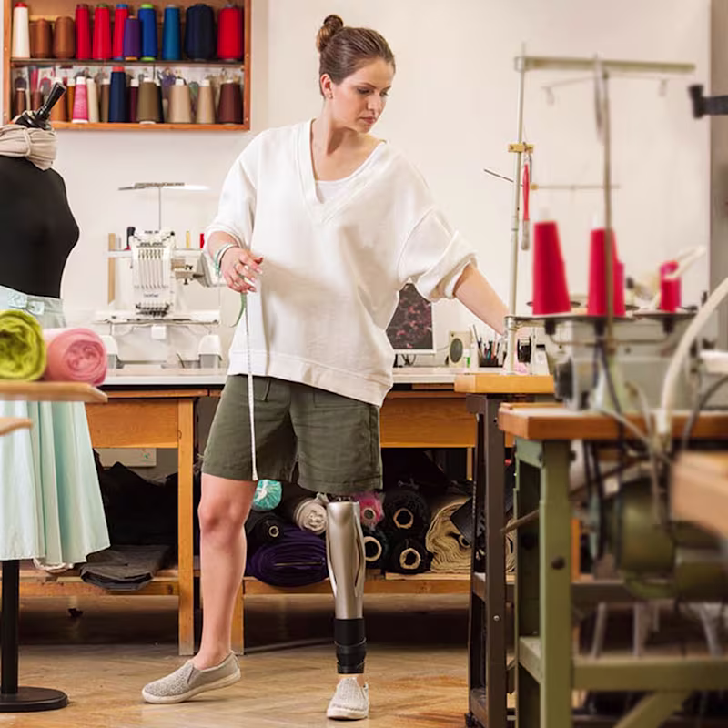 義足コンピューター制御膝継手GeniumジニウムX3 最新 高機能 安定歩行 速度追随 立位安定 瞬間ロック